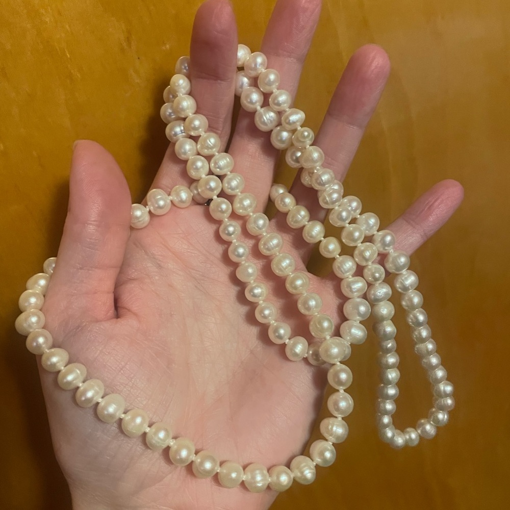 Vantel Pearls freshwater white pearl strand.